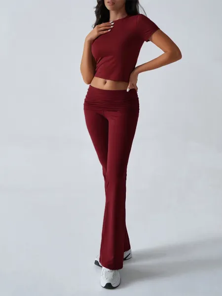 Design Red Cropped Tee and Flared Pants Set - 36