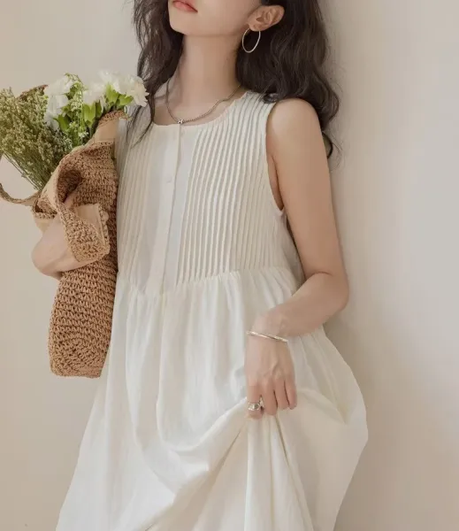 Design Pleated Sleeveless Midi Dress in Sage Green - 2