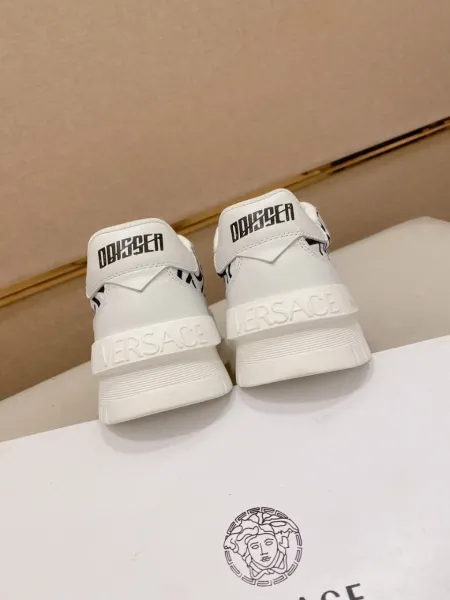 Versace Chain Reaction Logo Print Black Chunky Sneakers - 5