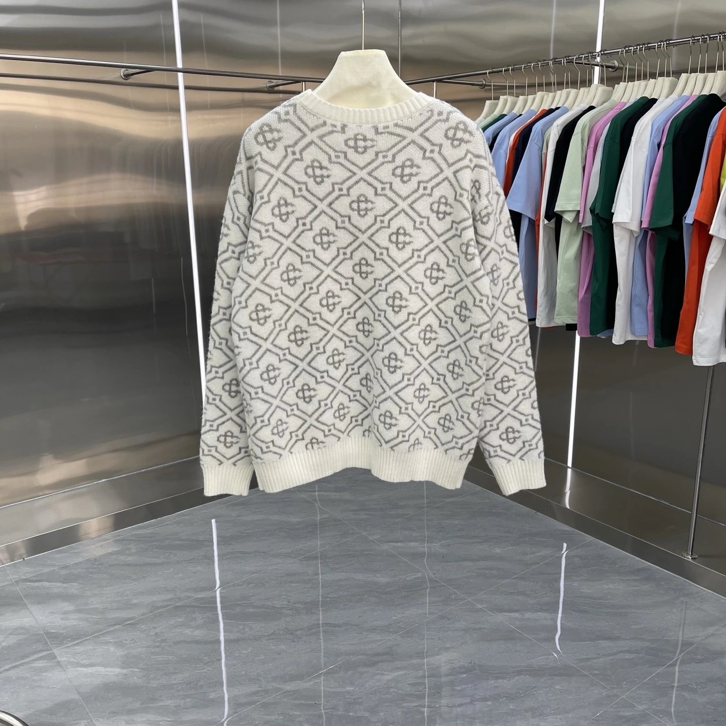 Design Knit Sweater with Green Logo Pattern White - 4