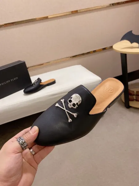 Versace Medusa Head Black Leather Mule Slipper - 9