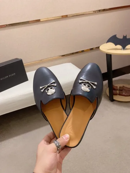 Versace Medusa Head Black Leather Mule Slipper - 11