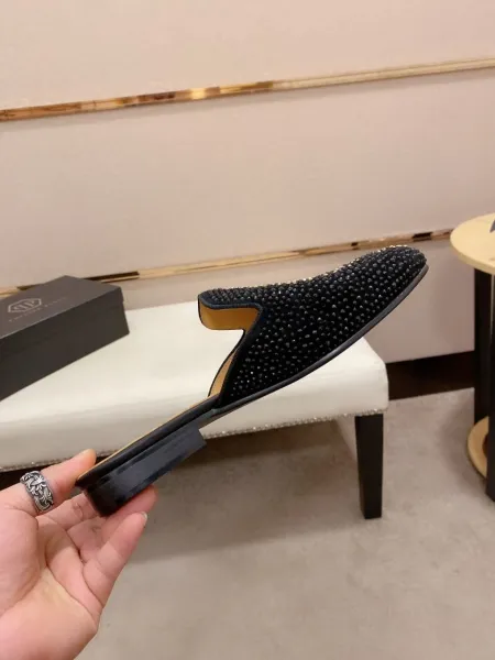 Design Crystal-Embellished Black Mule Slipper - 4