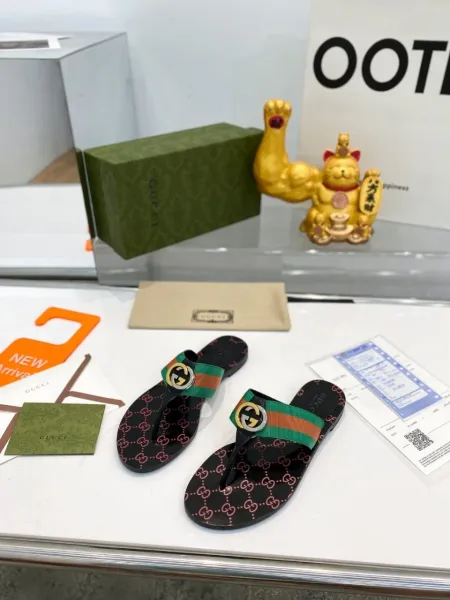Gucci Horsebit Thong Sandals Black and Tan Leather Sandals - 29