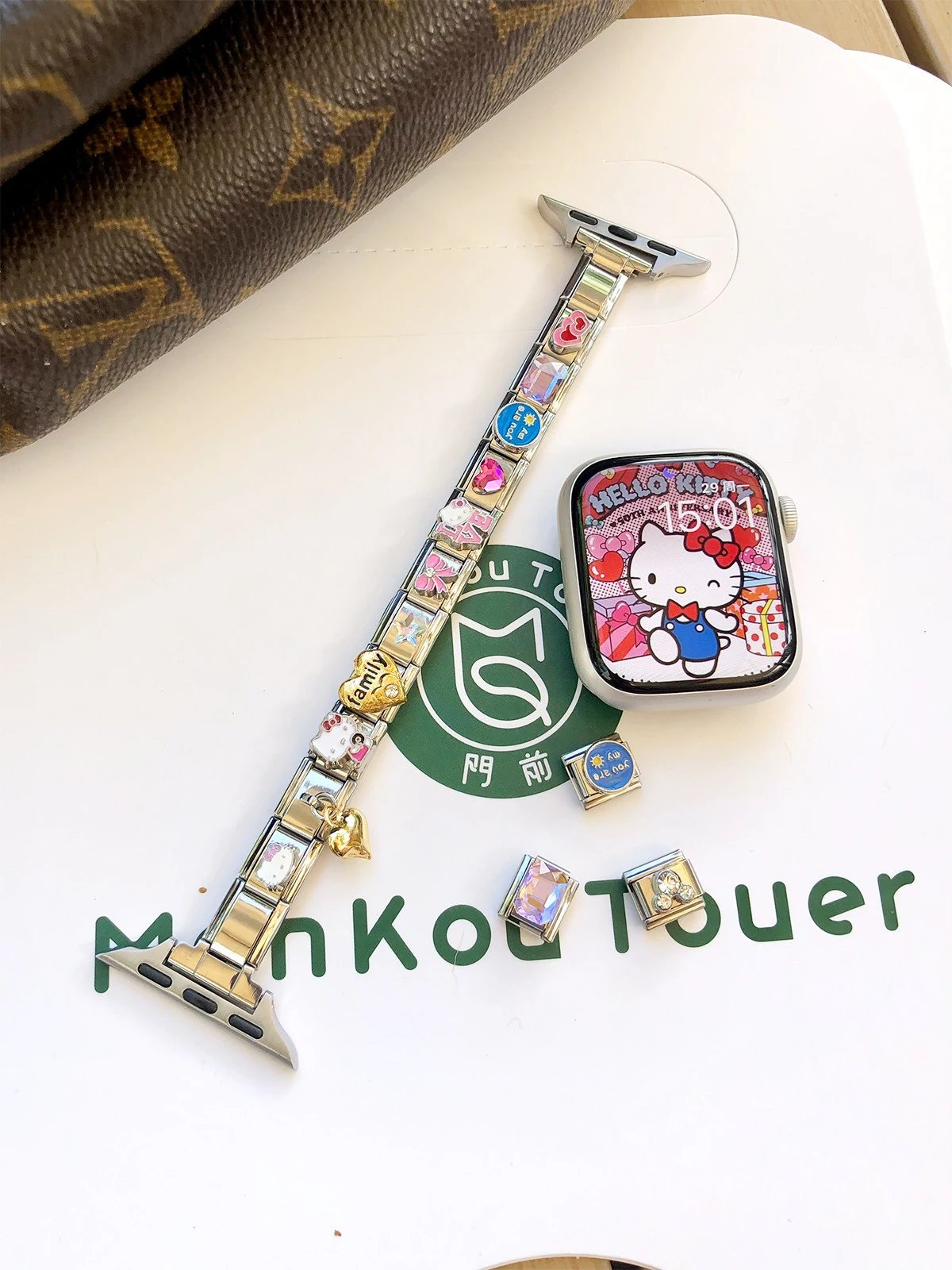 Apple Watch with Hello Kitty x Nomination Charm Bracelet Band Multicolor Smartwatch Smartwatches