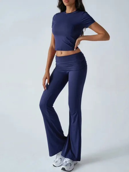 Design Red Cropped Tee and Flared Pants Set - 16