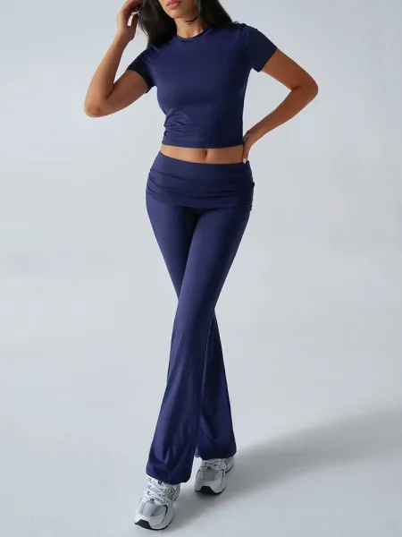 Design Red Cropped Tee and Flared Pants Set - 19