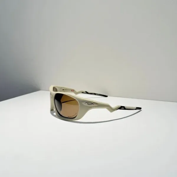 Oakley OO9480 Dispatch White Sunglasses - 28