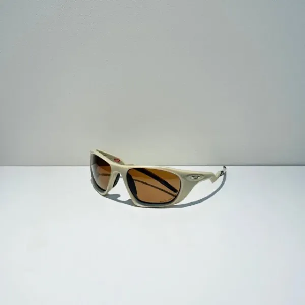 Oakley OO9480 Dispatch White Sunglasses - 26