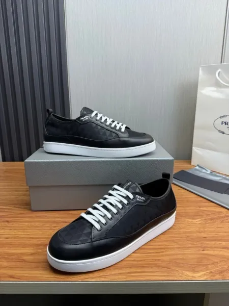 Prada Re-Nylon Low-Top Sneakers Black / White - 4