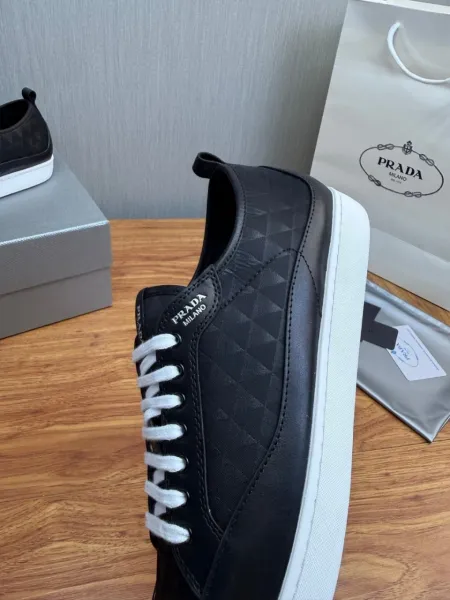 Prada Re-Nylon Low-Top Sneakers Black / White - 9