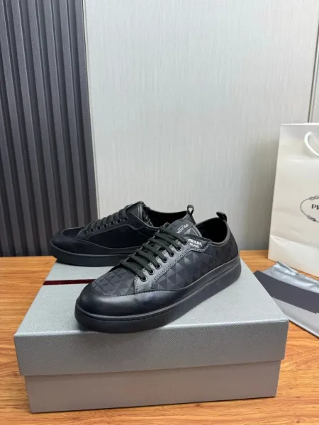 Prada Re-Nylon Low-Top Sneakers Black / White - 15