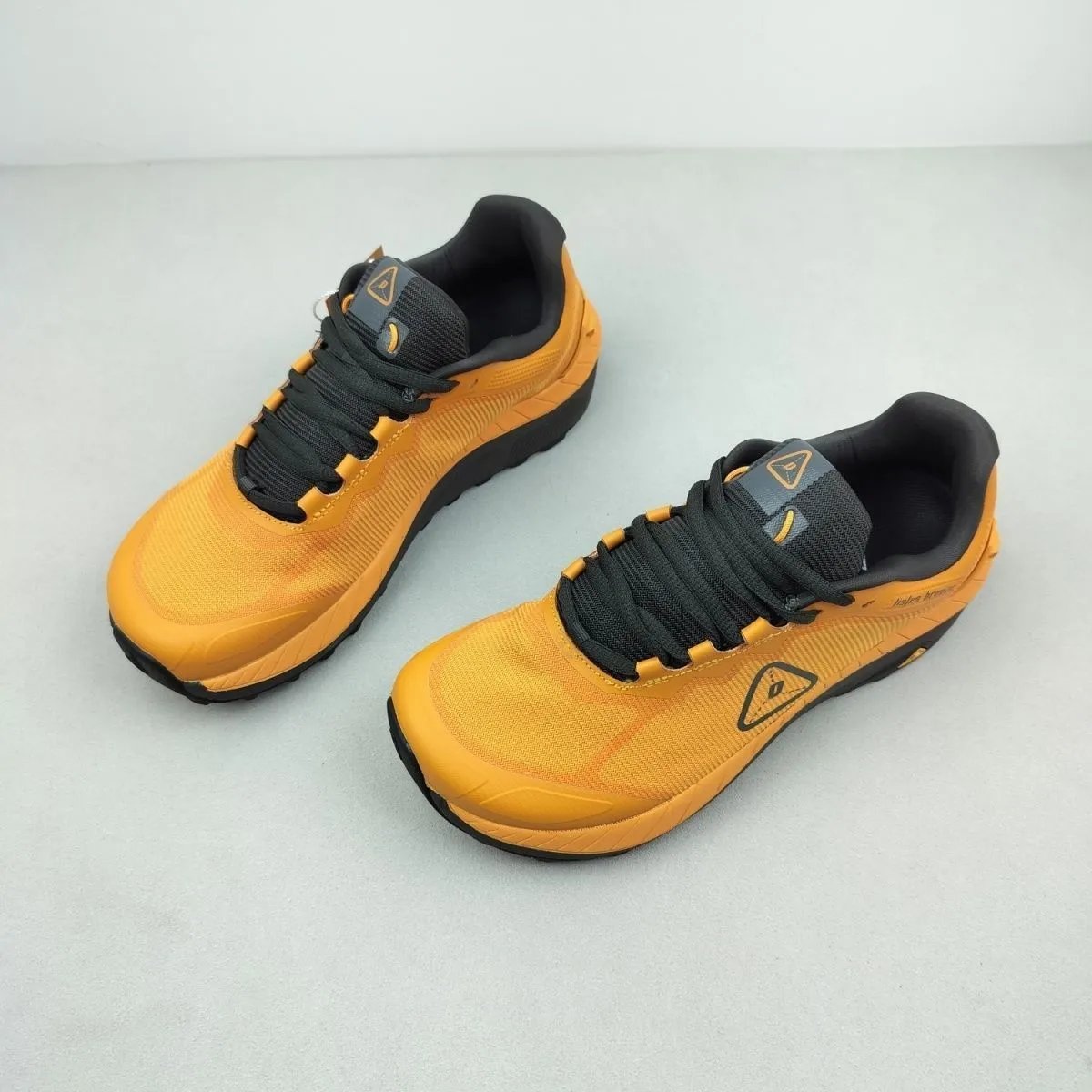 Design Trail Running Shoe Black - 6