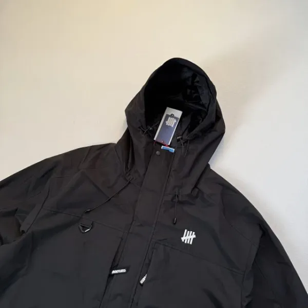 Design UNDEFEATED Field Jacket Olive Green and Black Outerwear - 24
