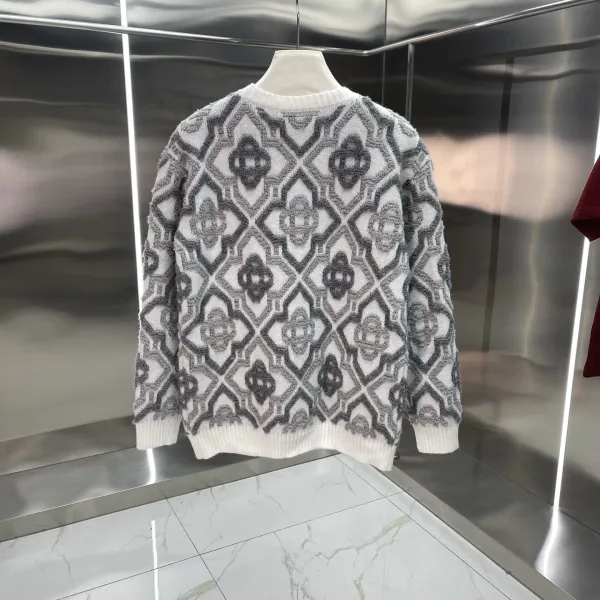 Design Knit Sweater with Green Logo Pattern White - 6