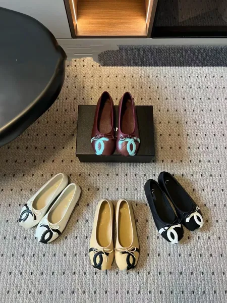 Chanel CC Logo Ballet Flats Black and White Leather Shoes Casual Shoes - 4