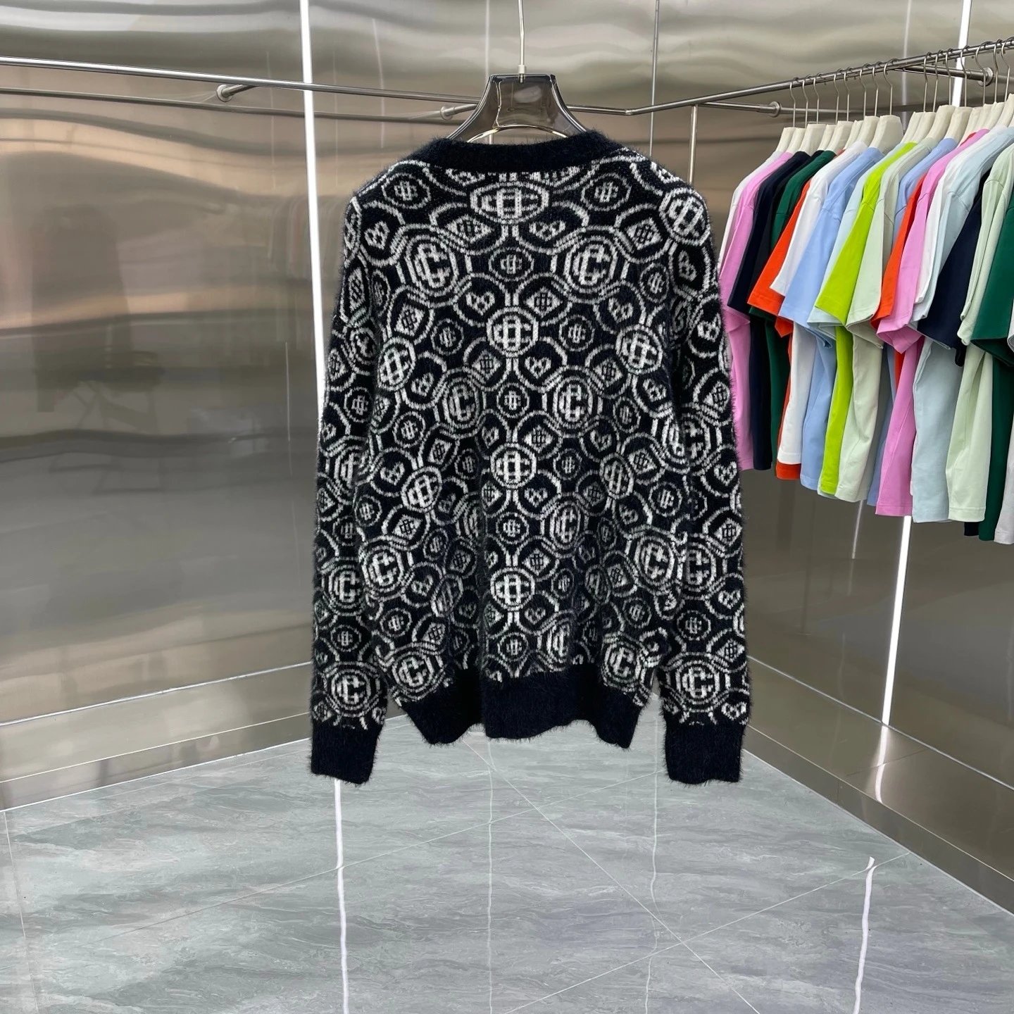 Design Knit Sweater with Green Logo Pattern White - 10