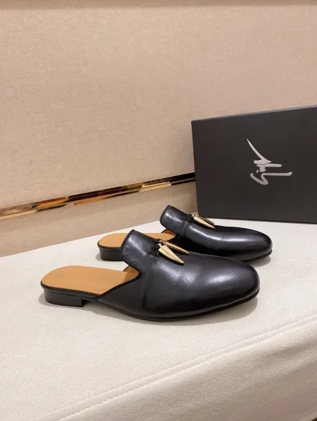 Design Giuseppe Zanotti Spike Loafer Black Leather Mule Loafers - 3