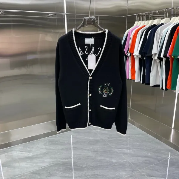 Design Knit Sweater with Green Logo Pattern White - 13