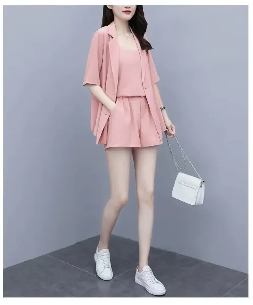 Design Pink Three-Piece Set with Blazer, Tank Top and Shorts - 23