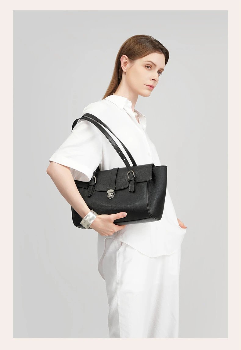 Design Structured Flap Closure White Handbag - 23