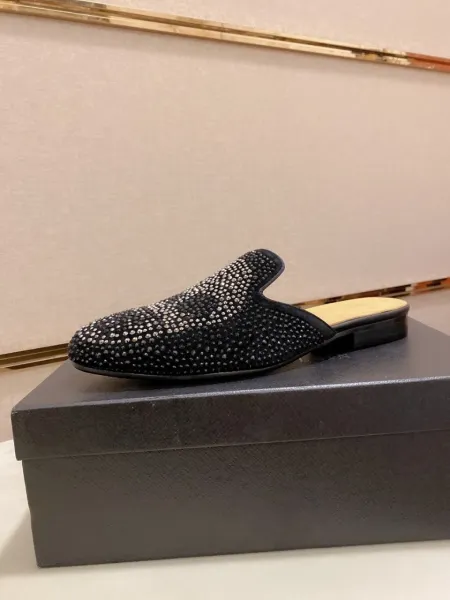Design Crystal-Embellished Black Mule Slipper - 11