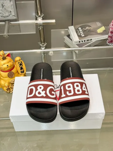 Dolce & Gabbana D&G Logo Slide Sandals Burgundy and Black Slippers - 3