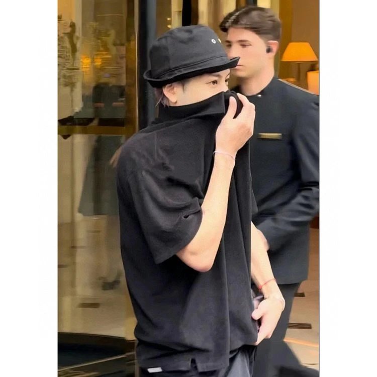 Design Bucket Hat Black + Oversized T-Shirt Black