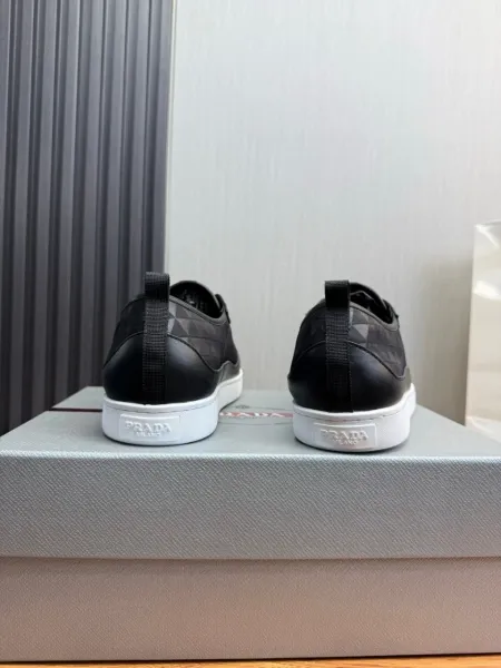Prada Re-Nylon Low-Top Sneakers Black / White - 5