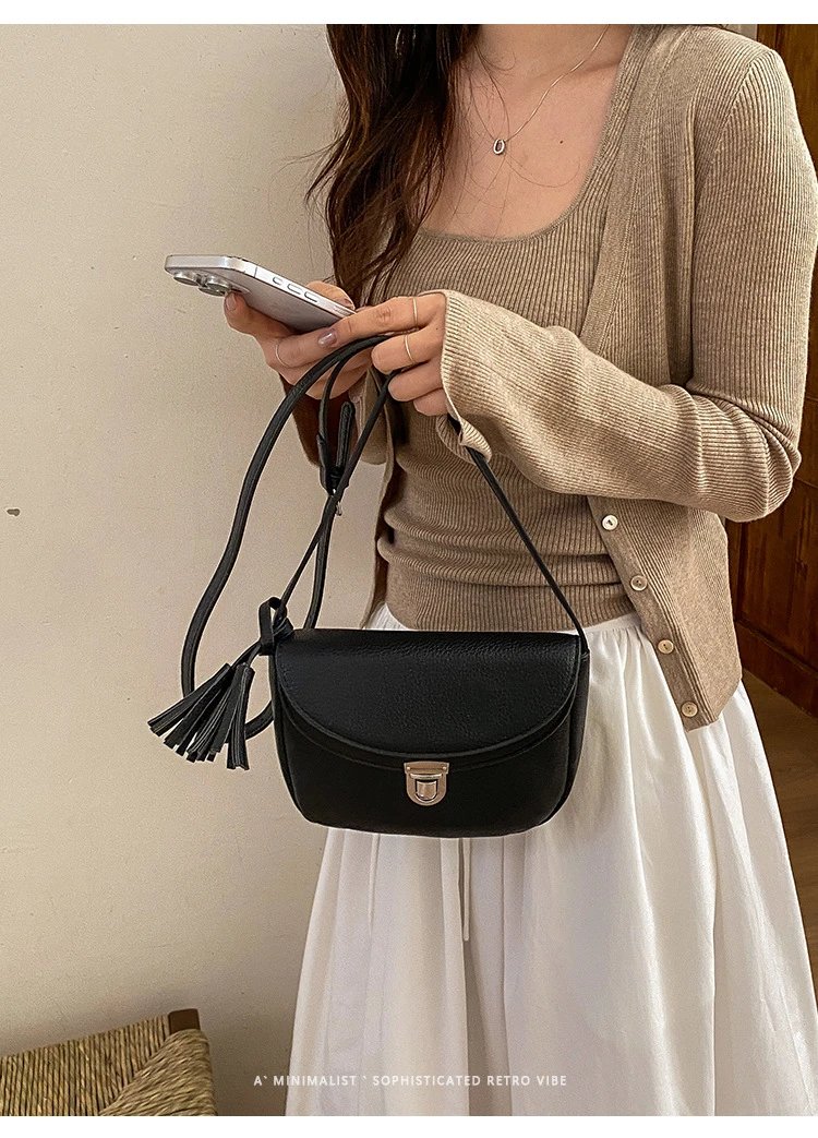 Design Saddle Bag Beige Crossbody Bag - 32