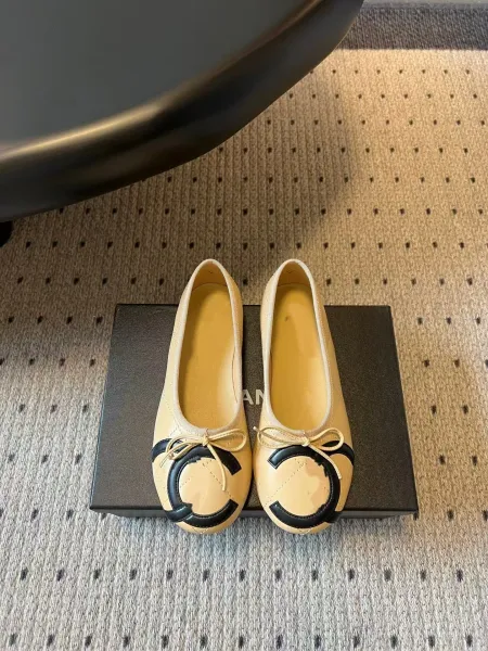 Chanel CC Logo Ballet Flats Black and White Leather Shoes Casual Shoes - 21