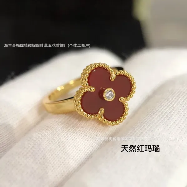Van Cleef & Arpels Alhambra White Mother-of-Pearl Gold Ring Jewelry - 11