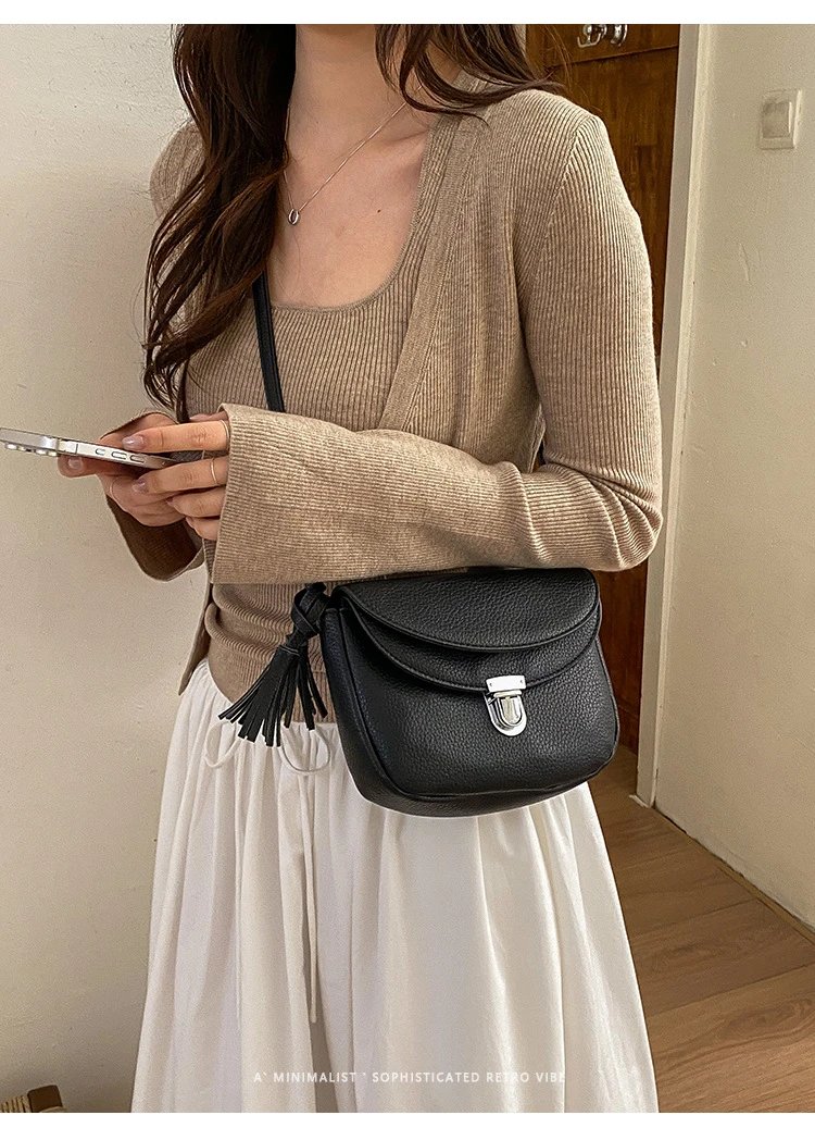 Design Saddle Bag Beige Crossbody Bag - 34