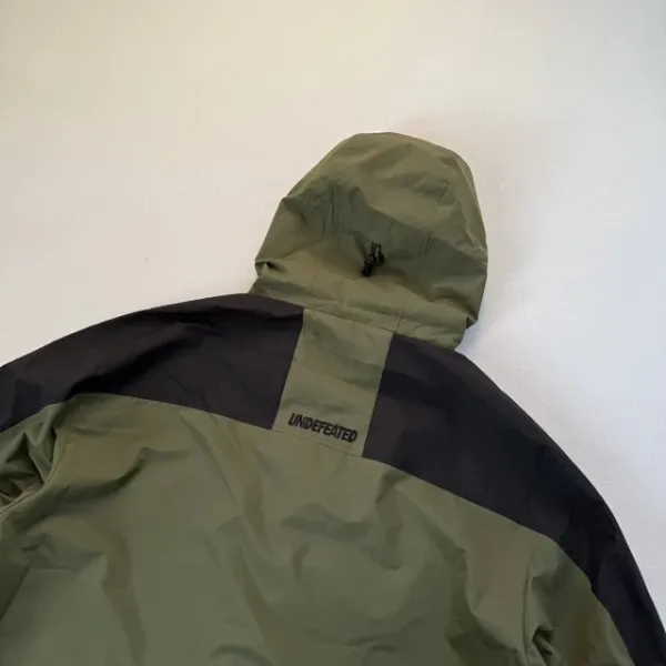 Design UNDEFEATED Field Jacket Olive Green and Black Outerwear - 22