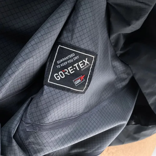 Arc'teryx Alpha SV Jacket Forest Green Outerwear - 45