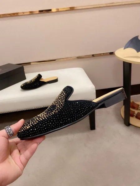 Design Crystal-Embellished Black Mule Slipper - 8
