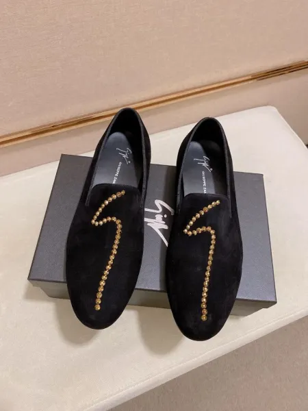 Design Giuseppe Zanotti Crystal-Embellished Black Suede Loafers - 5