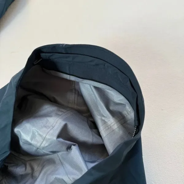Arc'teryx Alpha SV Jacket Navy Blue Outerwear - 24