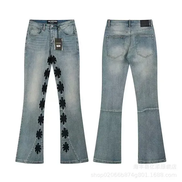 Design Floral Embroidered Flared Jeans Light Wash - 1