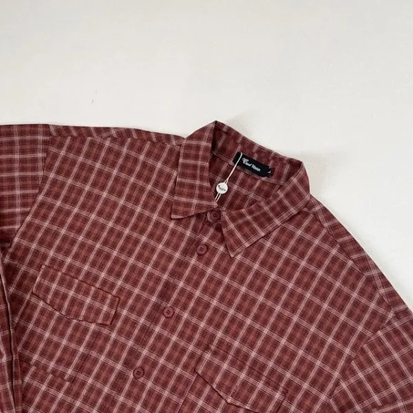 Design Oversized Plaid Shirt in Brown, Navy, and Red with White T-Shirt Layering Tops.shirt - 25