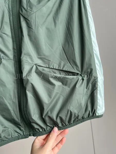 Design JIUQI / 1997 Studio Lightweight Hooded Vest Green Outerwear.vest - 16