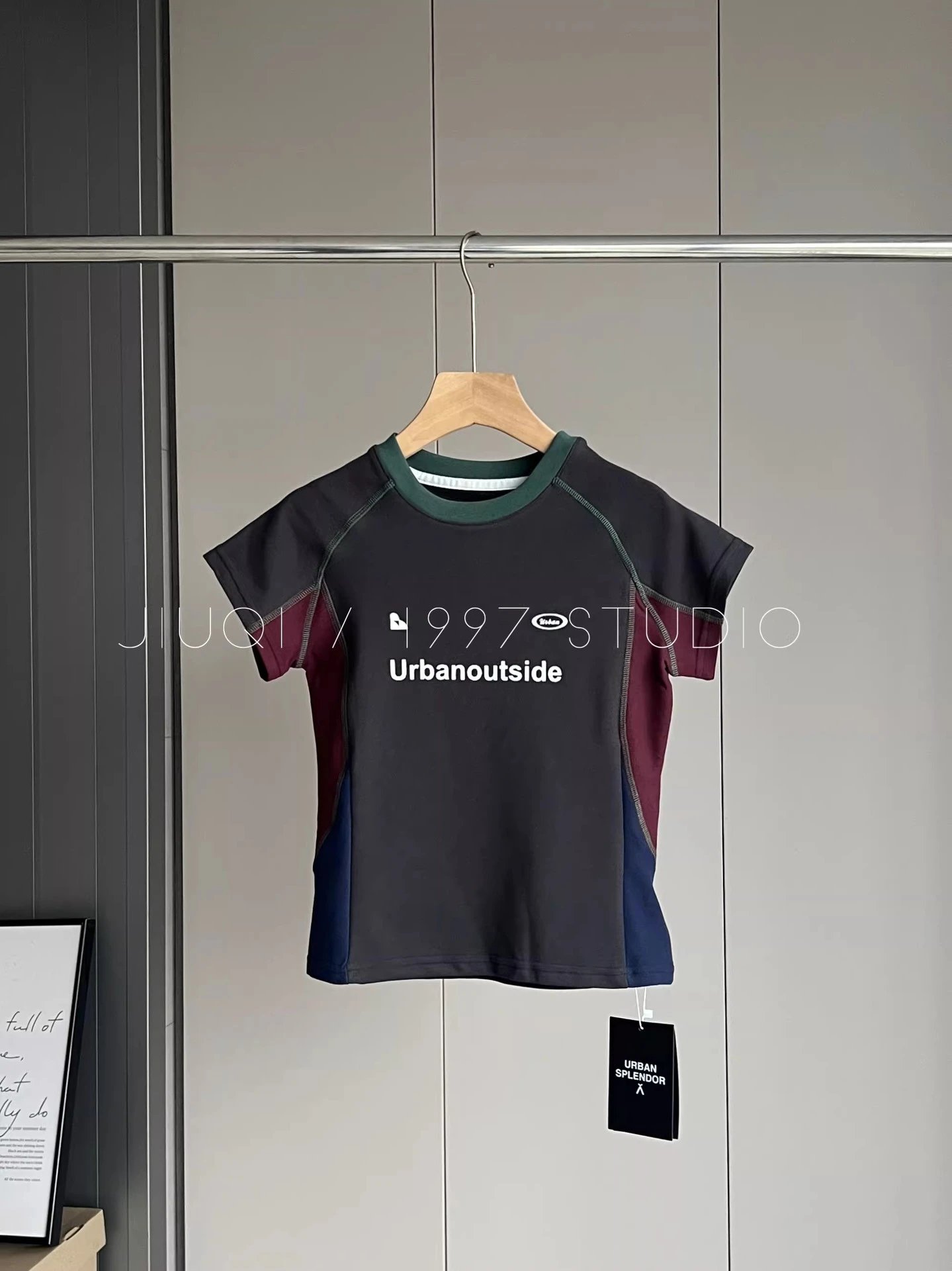 Design Urban Splendor Urbanoutside Color-Block Performance T-Shirt T-Shirts - 4