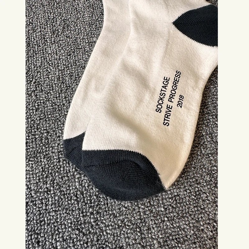 Design Ribbed Cuff Crew Socks Beige with Black Toe and Heel - 22