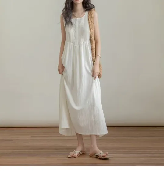 Design Pleated Sleeveless Midi Dress in Sage Green - 13