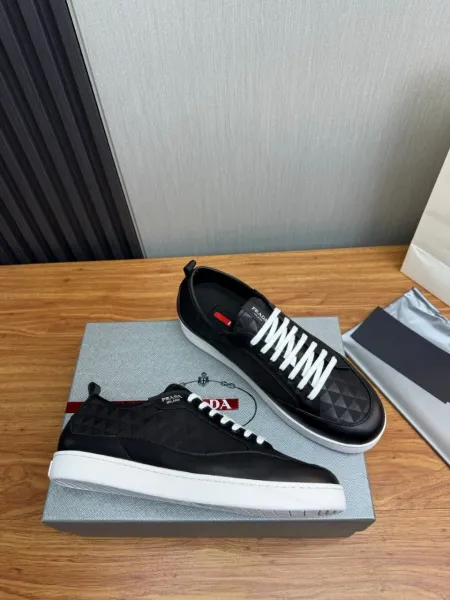 Prada Re-Nylon Low-Top Sneakers Black / White - 6