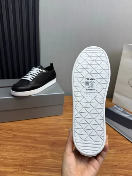 Prada Re-Nylon Low-Top Sneakers Black / White - 11