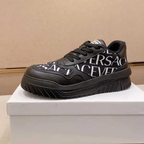 Versace Chain Reaction Logo Print Black Chunky Sneakers - 1