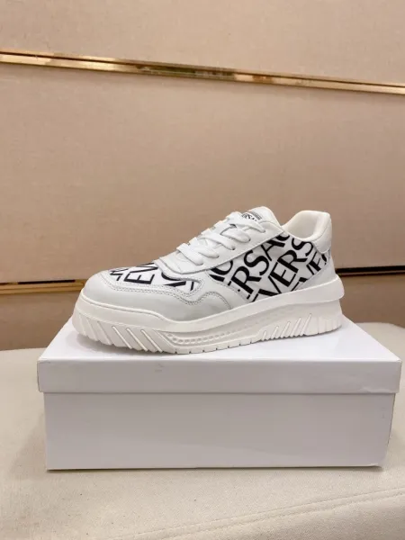 Versace Chain Reaction Logo Print Black Chunky Sneakers - 9