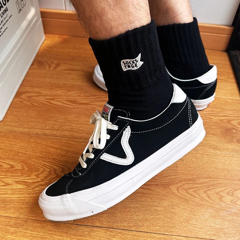Design Ribbed Cuff Crew Socks Beige with Black Toe and Heel - 12