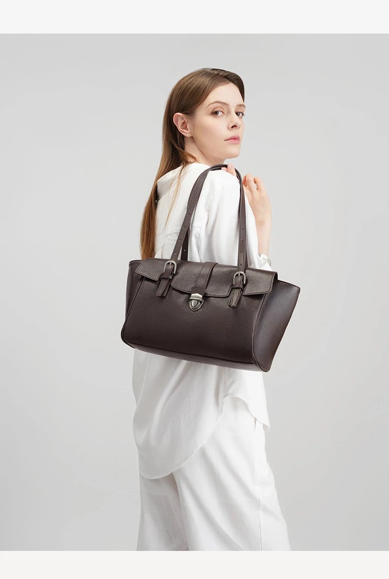 Design Structured Flap Closure White Handbag - 16